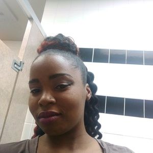 Meet your Posher, Tawana